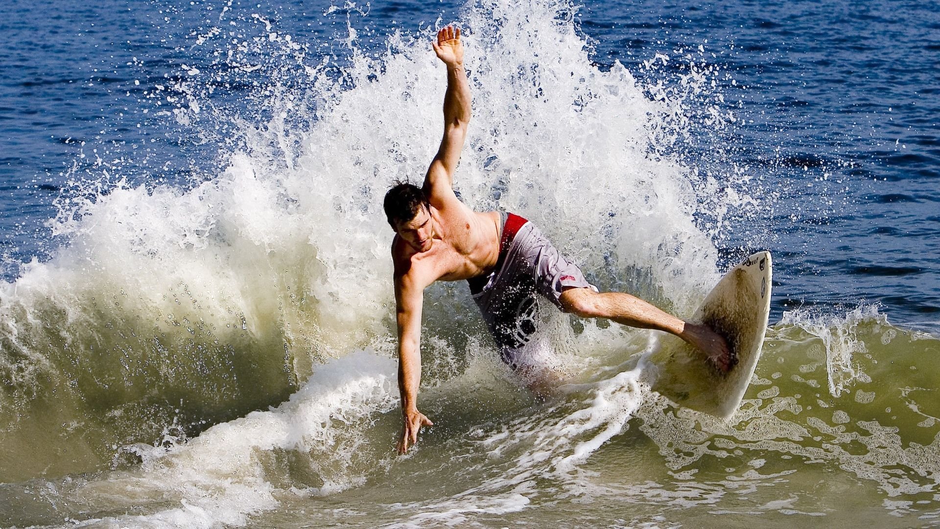 《Valorant爆冷在望，年轻战队逆袭夺冠！》，valorant比赛